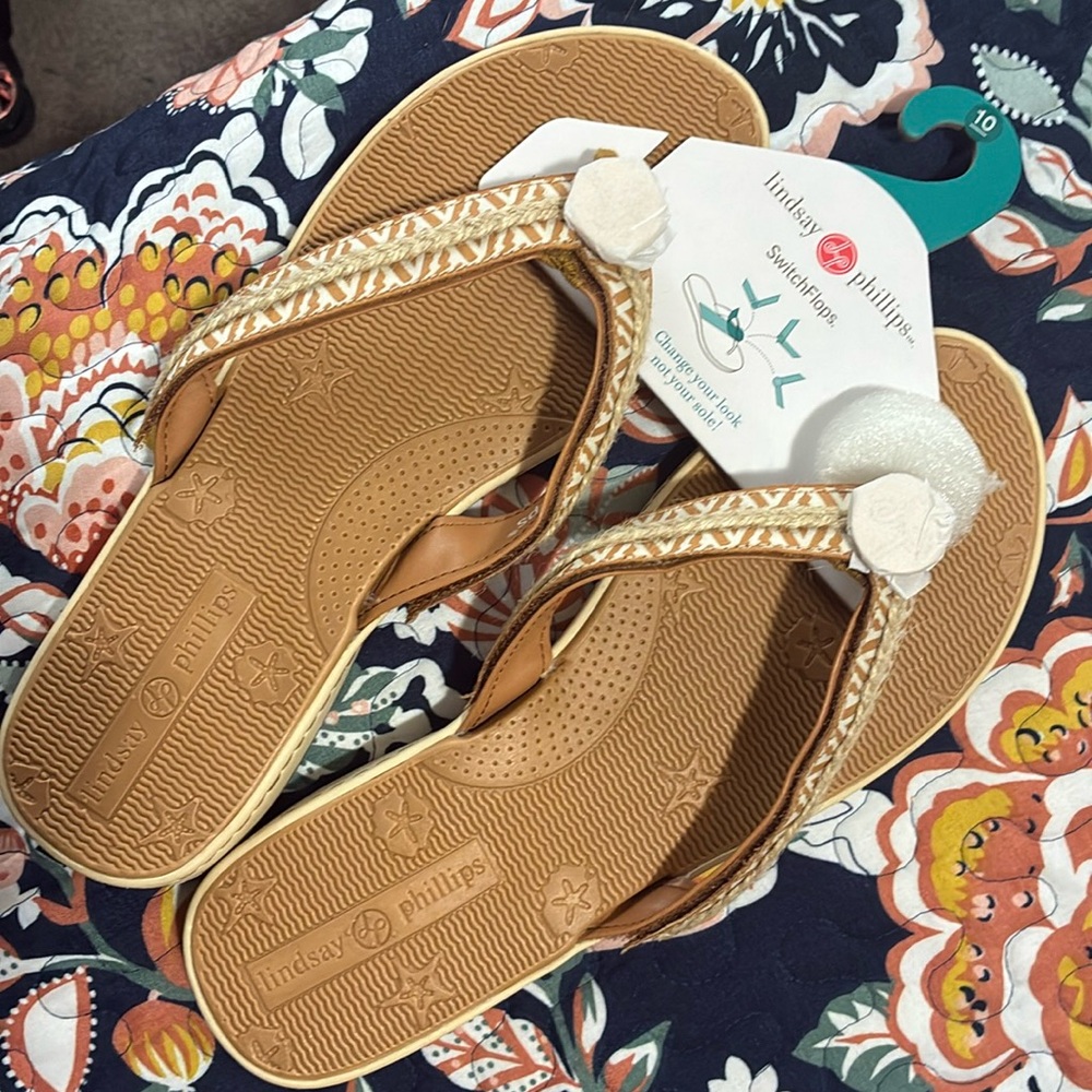 Lindsay Phillips Beige and White SwitchFlops